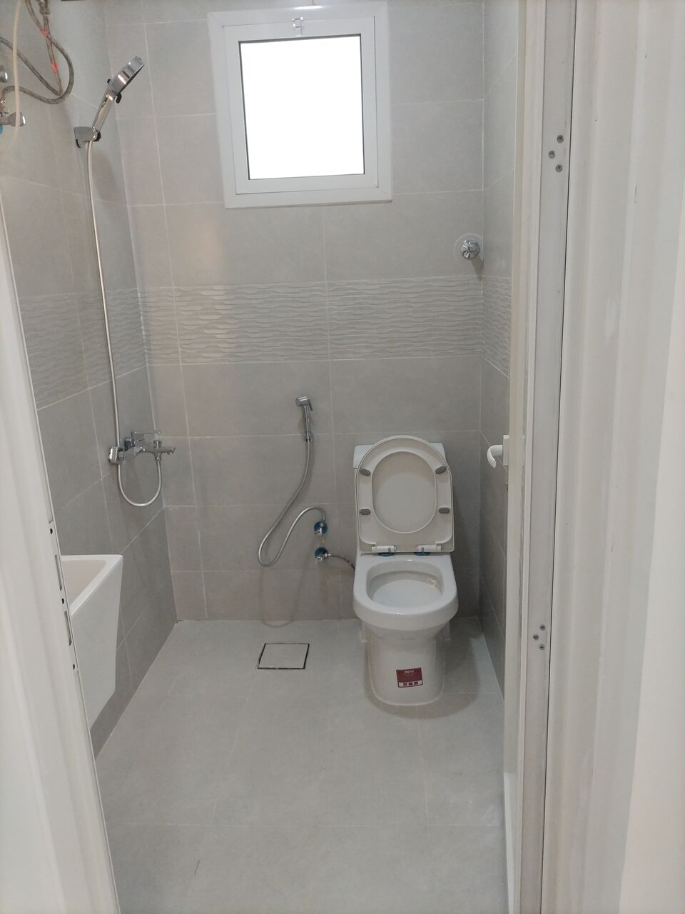Khobar, Apartments, Flats, Houses & Villas, SAR 33000/year,  3 BR,  Family Apartment For Rent (3 Rooms, Hall, Two Bathrooms, Air-Conditioned Kitchen, Asphalt)