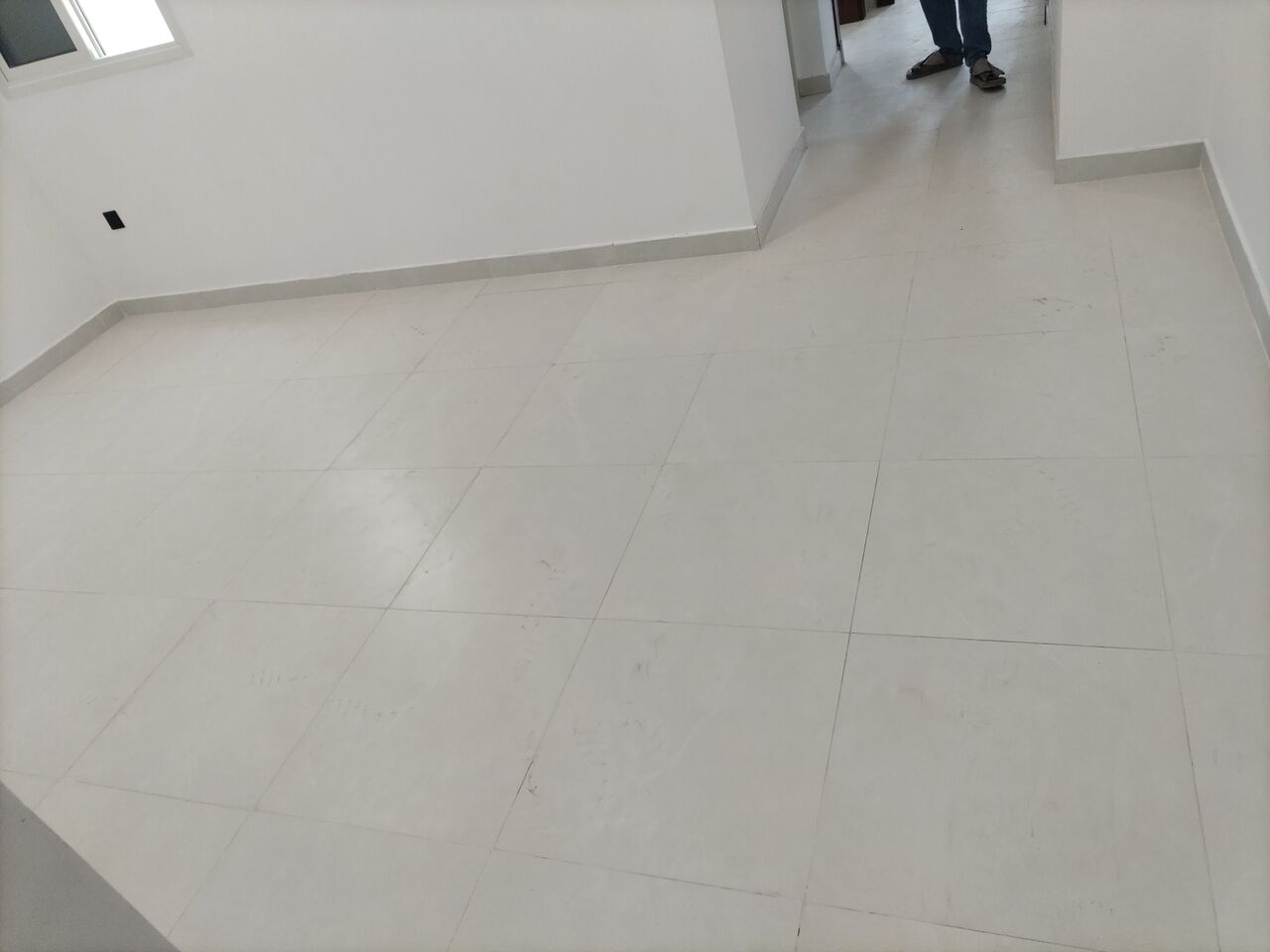 Khobar, Apartments, Flats, Houses & Villas, SAR 33000/year,  3 BR,  Family Apartment For Rent (3 Rooms, Hall, Two Bathrooms, Air-Conditioned Kitchen, Asphalt)