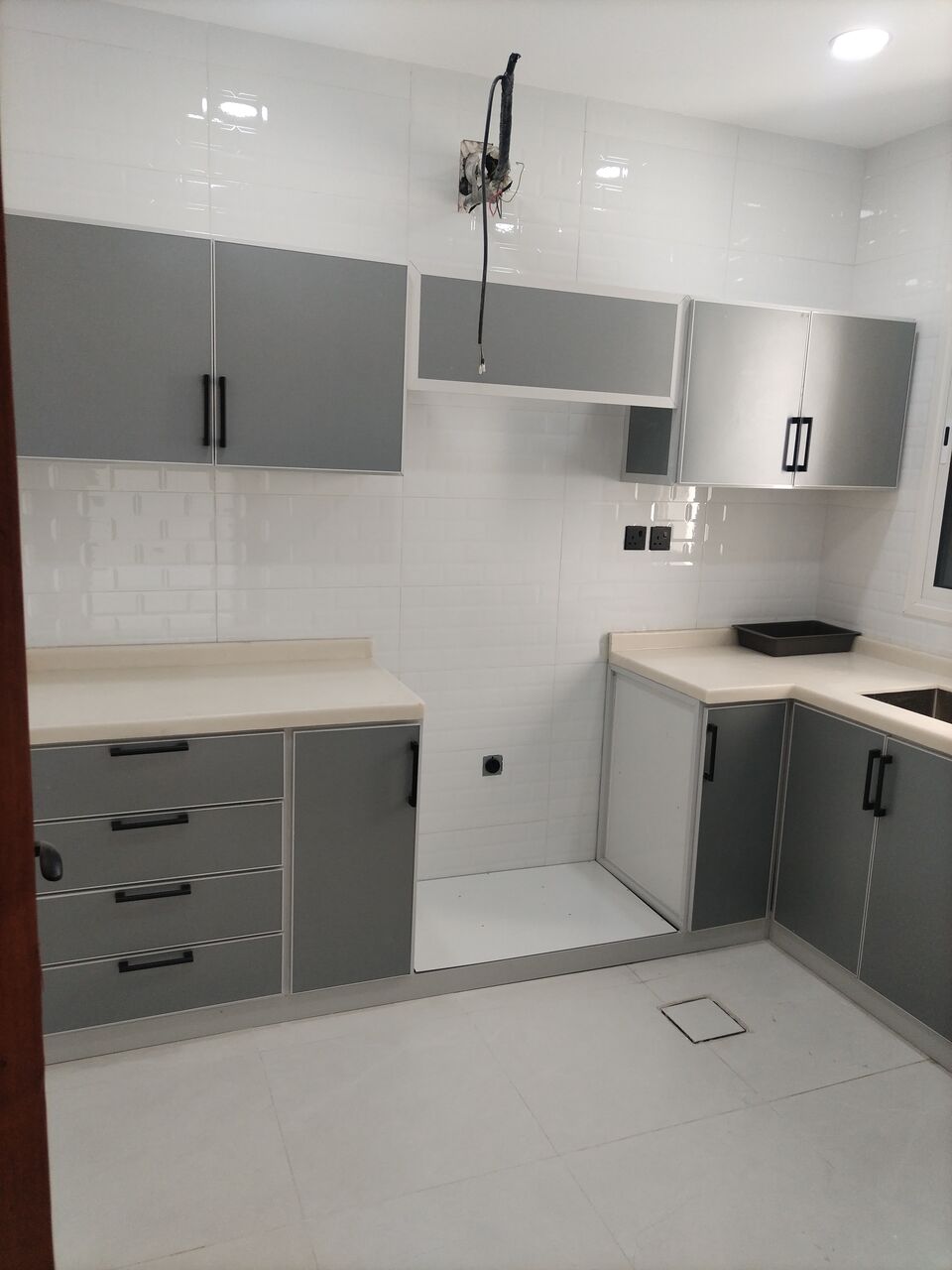 Khobar, Apartments, Flats, Houses & Villas, SAR 33000/year,  3 BR,  Family Apartment For Rent (3 Rooms, Hall, Two Bathrooms, Air-Conditioned Kitchen, Asphalt)