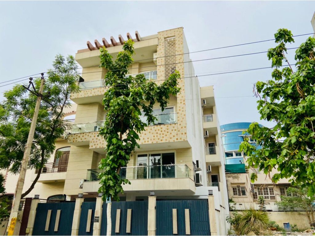 Gurgaon, Apartments, Flats, Houses & Villas, INR 4500/day,  Furnished,  Studio,  350 Sq. Feet,  Studio Apartment DLF Cyber City