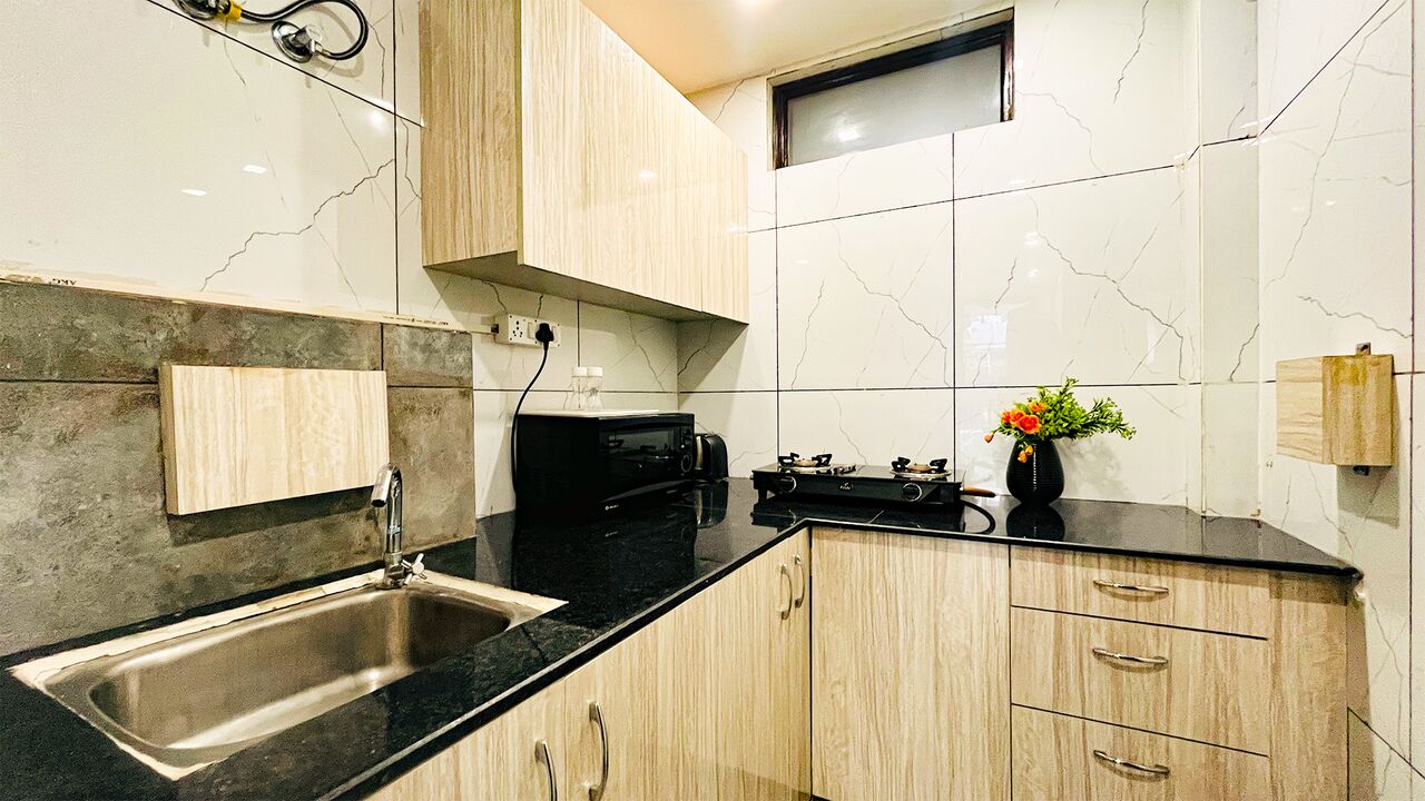 Gurgaon, Apartments, Flats, Houses & Villas, INR 4500/day,  Furnished,  Studio,  350 Sq. Feet,  Studio Apartment DLF Cyber City