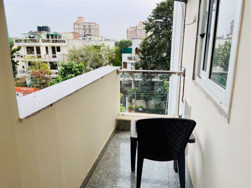 Gurgaon, Apartments, Flats, Houses & Villas, INR 4500/day,  Furnished,  Studio,  350 Sq. Feet,  Studio Apartment DLF Cyber City