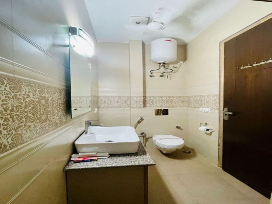 Gurgaon, Apartments, Flats, Houses & Villas, INR 4500/day,  Furnished,  Studio,  350 Sq. Feet,  Studio Apartment DLF Cyber City