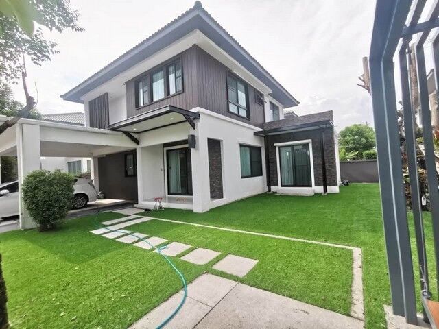 Bangkok, Villas, THB 70000,  70 Sq. Feet,  Single House For Rent Near MRT Sri Lasalle, Ratchawinit Bang Kaeo School. And Close To