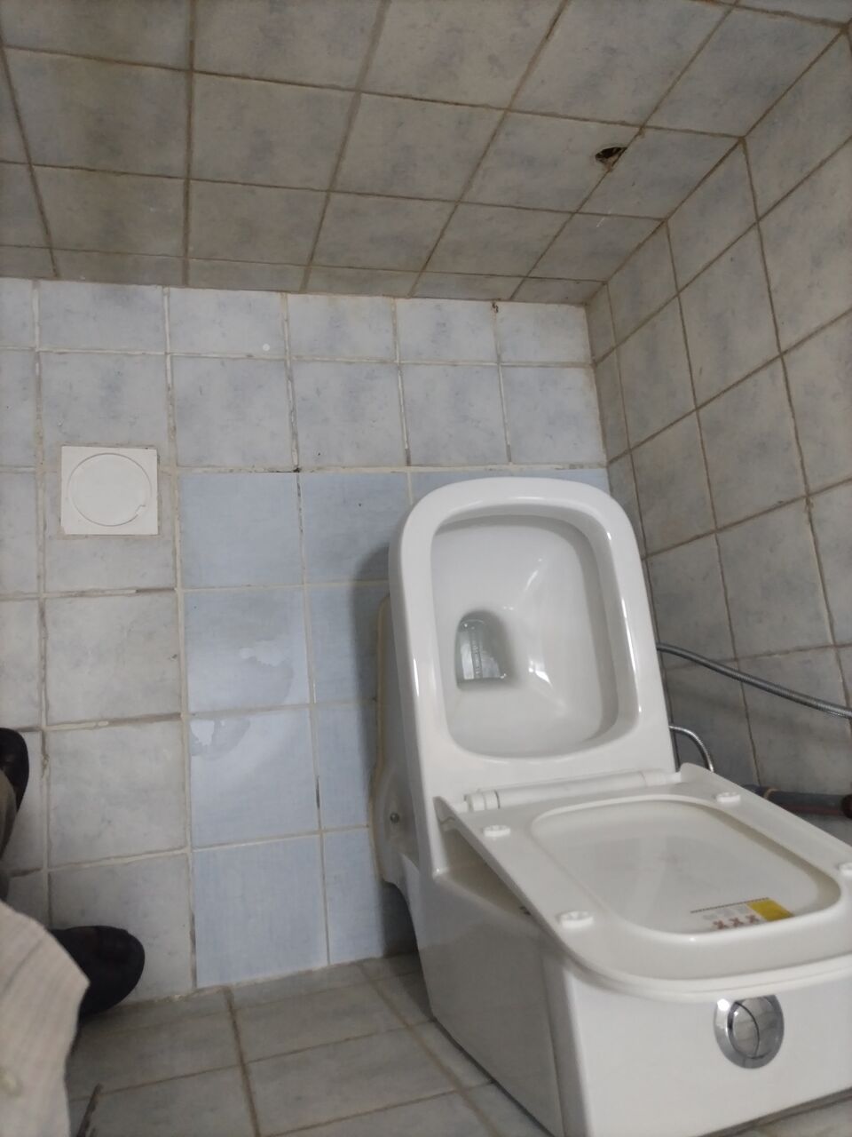 Khobar, Apartments, Flats, Houses & Villas, SAR 23/year,  4 BR,  Family Apartment For Rent (4 Rooms, Hall, Two Bathrooms, Two Entrances)