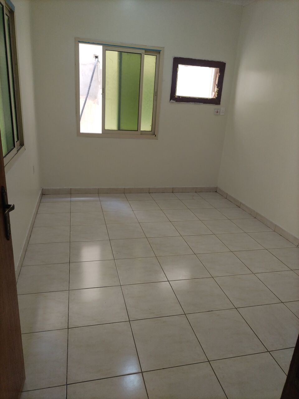 Khobar, Apartments, Flats, Houses & Villas, SAR 23/year,  4 BR,  Family Apartment For Rent (4 Rooms, Hall, Two Bathrooms, Two Entrances)