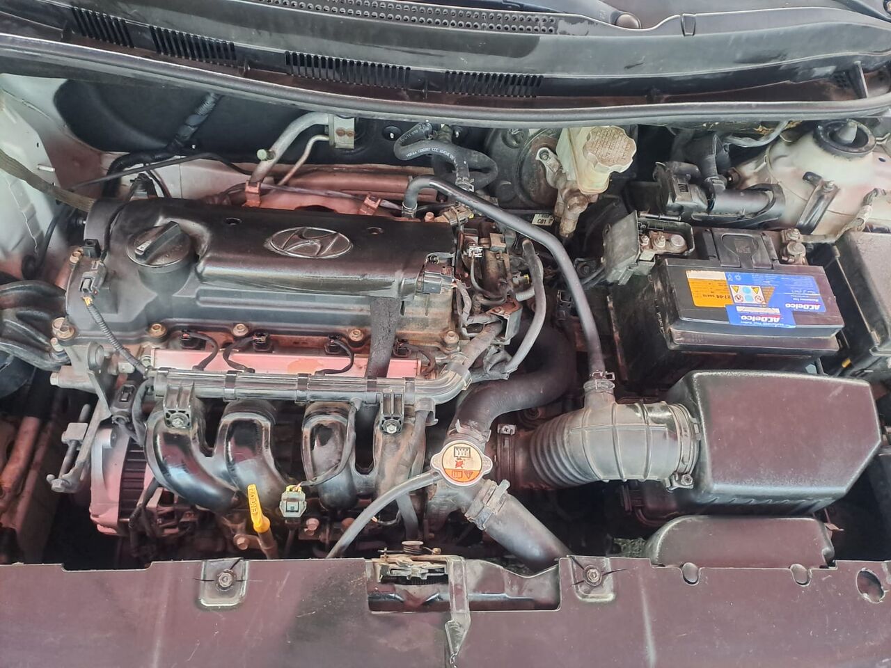 Jeddah, Vehicles, Cars & Trucks , SAR 24500,  Hyundai Accent,  2014,  Automatic,  176 KM,  Well-maintained   Standard Model For Sale In Jeddah