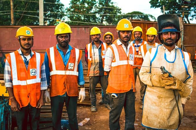 Umluj, Jobs, Labour
