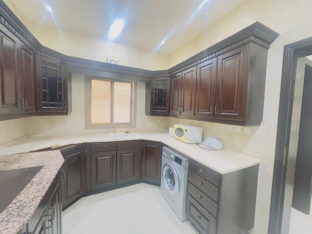Adliya, Apartments, Flats, Houses & Villas, BHD 280/month,  2 BR,  2 Bedroom Semi Furnished Flat With Ewa