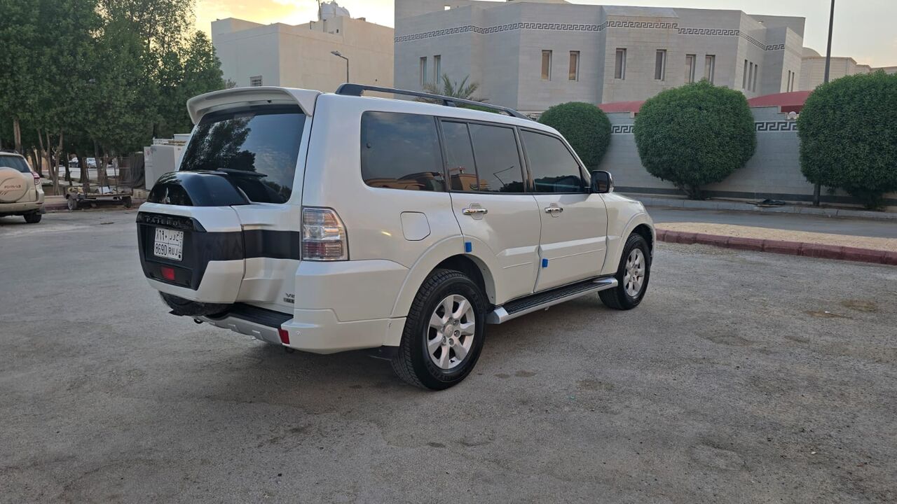 Al Nuzha, Vehicles, Cars & Trucks , SAR 44000,  Mitsubishi Pajero,  2016,  Automatic,  203000 KM,  Mitsubishti Pajero  3.5 V6 Full Option