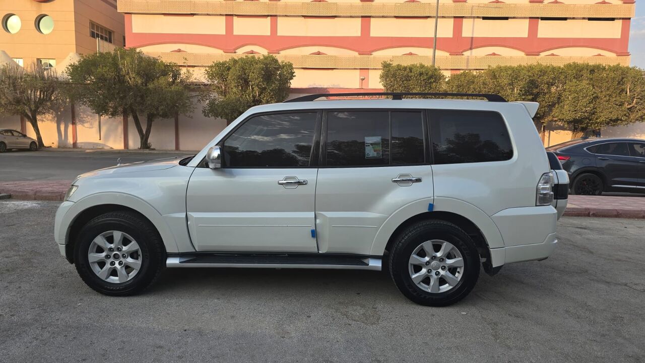 Al Nuzha, Vehicles, Cars & Trucks , SAR 44000,  Mitsubishi Pajero,  2016,  Automatic,  203000 KM,  Mitsubishti Pajero  3.5 V6 Full Option