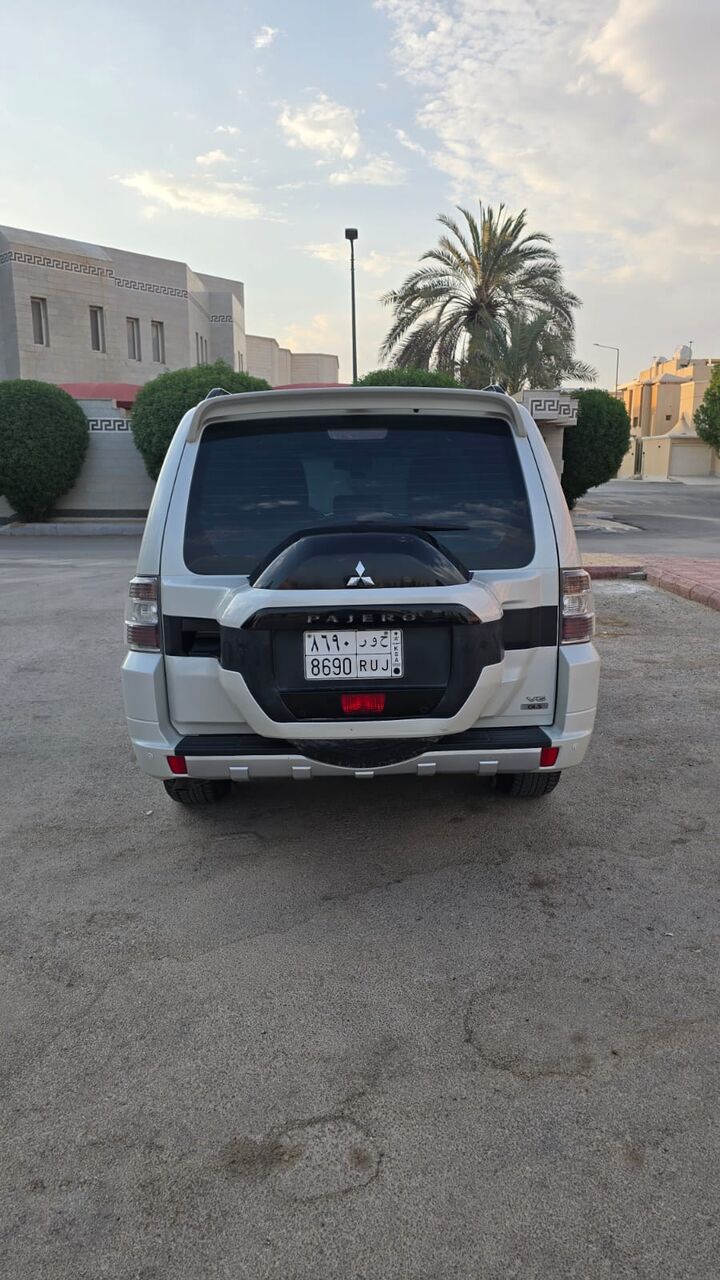 Al Nuzha, Vehicles, Cars & Trucks , SAR 44000,  Mitsubishi Pajero,  2016,  Automatic,  203000 KM,  Mitsubishti Pajero  3.5 V6 Full Option