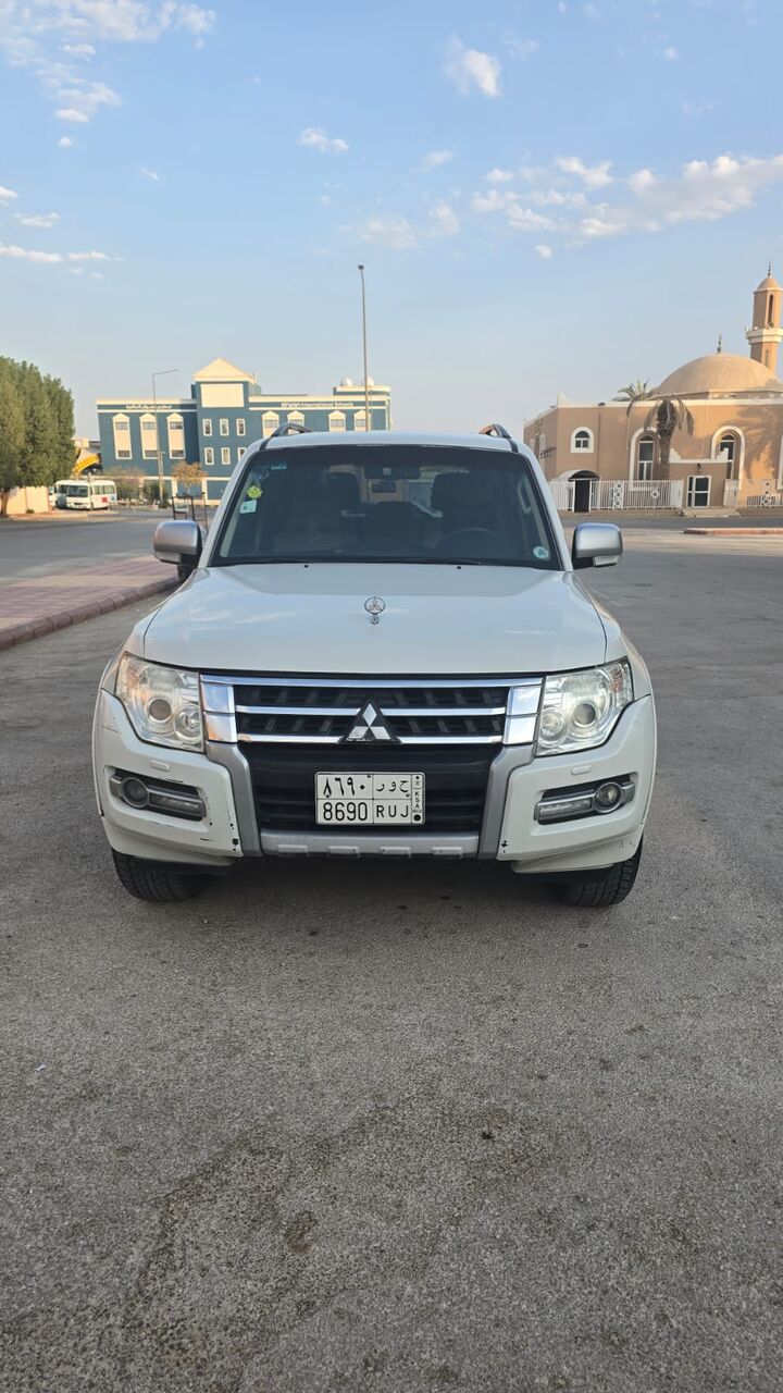 Al Nuzha, Vehicles, Cars & Trucks , SAR 44000,  Mitsubishi Pajero,  2016,  Automatic,  203000 KM,  Mitsubishti Pajero  3.5 V6 Full Option