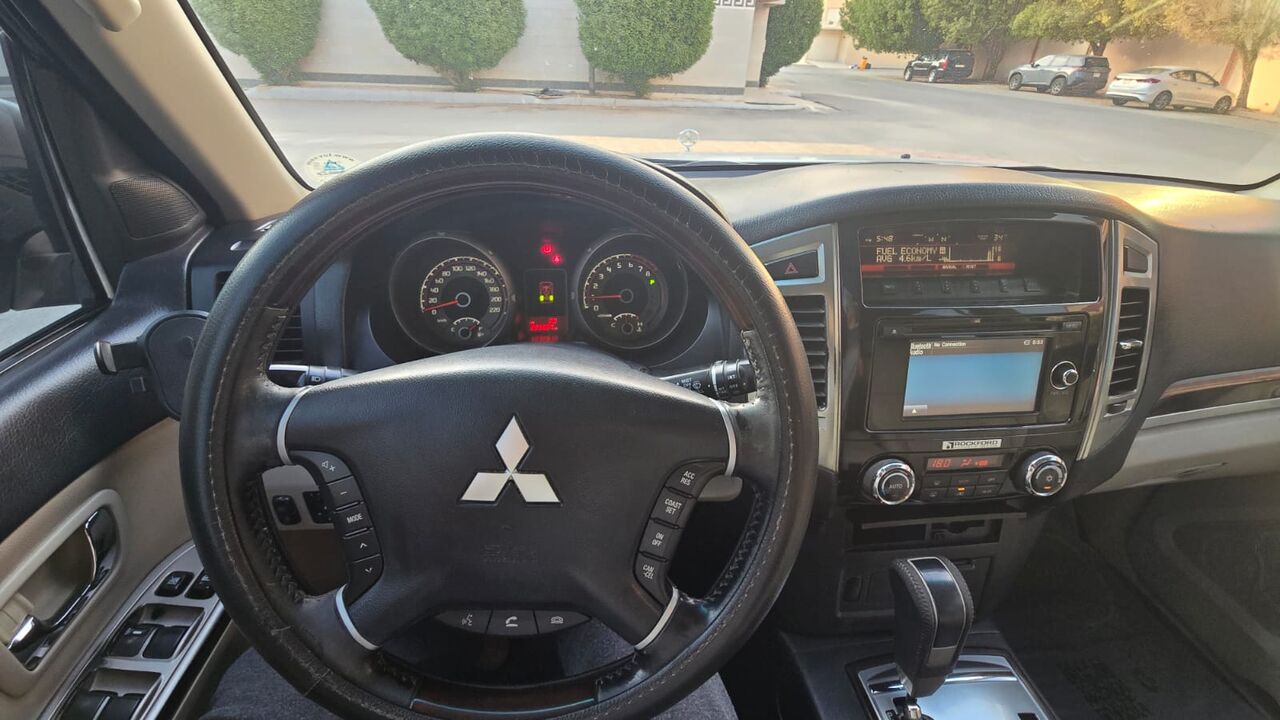 Al Nuzha, Vehicles, Cars & Trucks , SAR 44000,  Mitsubishi Pajero,  2016,  Automatic,  203000 KM,  Mitsubishti Pajero  3.5 V6 Full Option