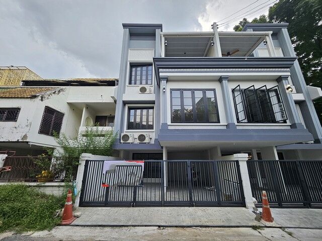 Bangkok, Real Estate For Sale, THB 10300000,  4 BR,  23 Sq. Feet,  Townhouse For Sale, Pattanakarn 12, Size 23 Sq M, Usable Area 215 Sq M, 4 Bedrooms, 3