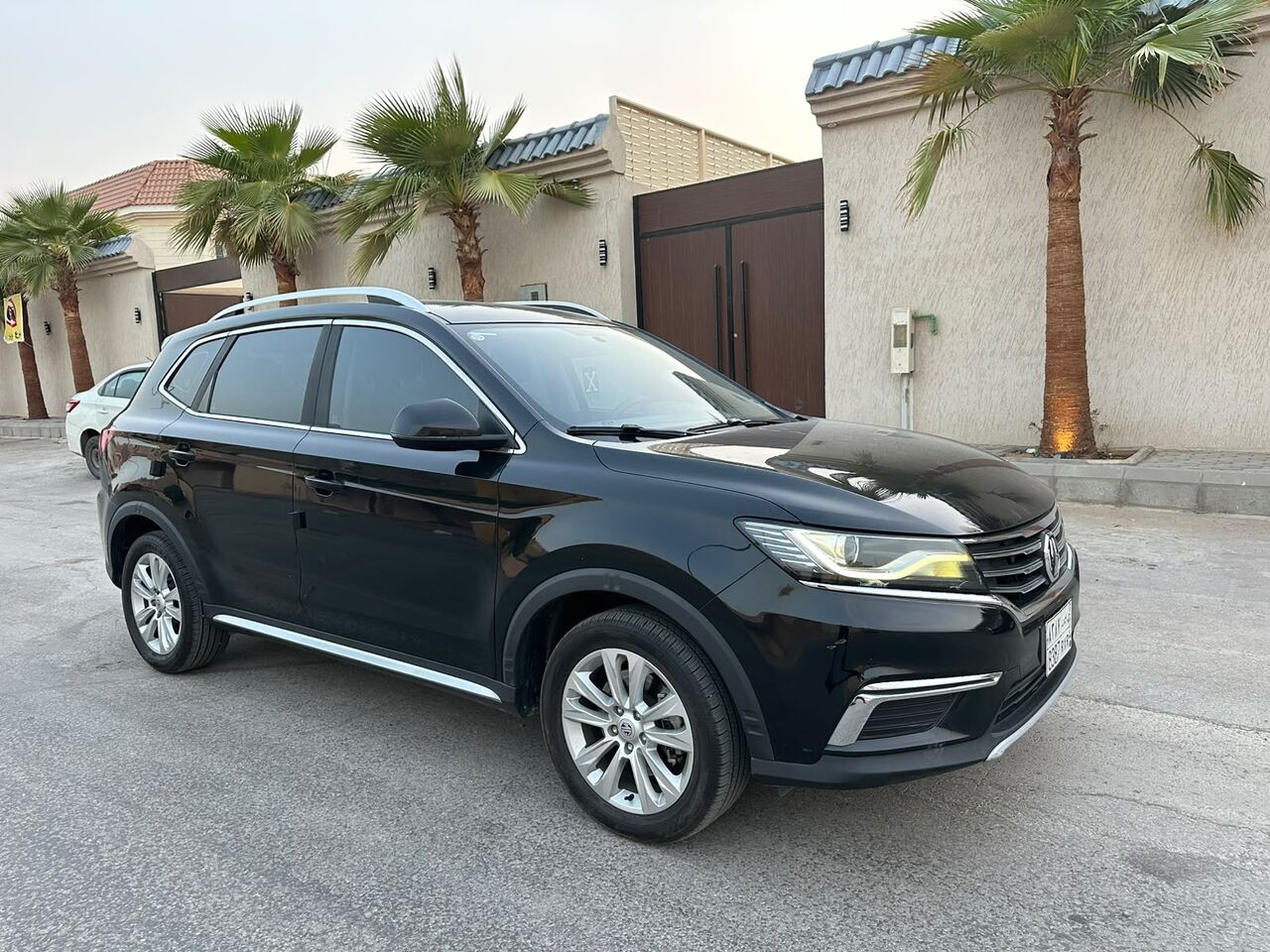 Riyadh, Vehicles, Cars & Trucks , SAR 40000,  MG RX5,  2023,  Automatic,  115000 KM,    With Mid Option For Sales (Accident Free)