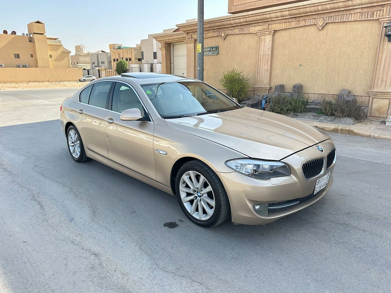 Riyadh, Vehicles, Cars & Trucks , SAR 39000,  BMW 523i,  2011,  Automatic,  129000 KM,    Fully Loaded With Sunroof For Sales (Accident Free) N Low Odo