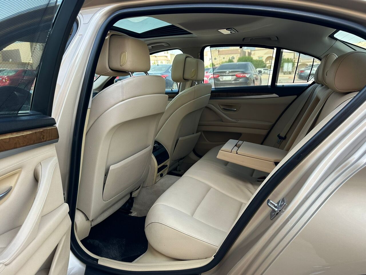 Riyadh, Vehicles, Cars & Trucks , SAR 39000,  BMW 523i,  2011,  Automatic,  129000 KM,    Fully Loaded With Sunroof For Sales (Accident Free) N Low Odo