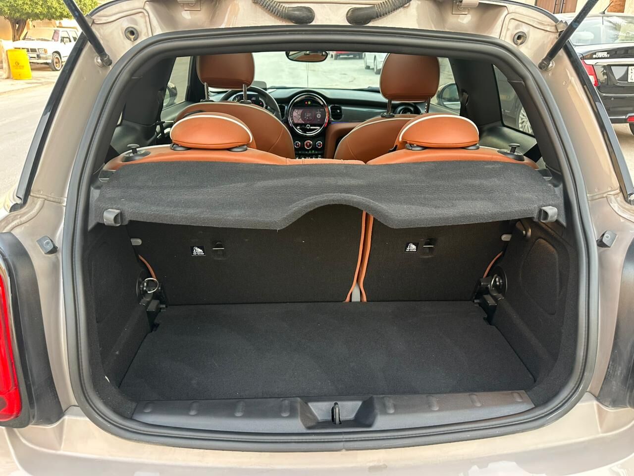 Riyadh, Vehicles, Cars & Trucks , SAR 130000,  Mini Cooper Coupe,  2023,  Automatic,  42000 KM,   Mini Cooper Full Options With Sunroof N Very Reasonable Price 2nd Owner