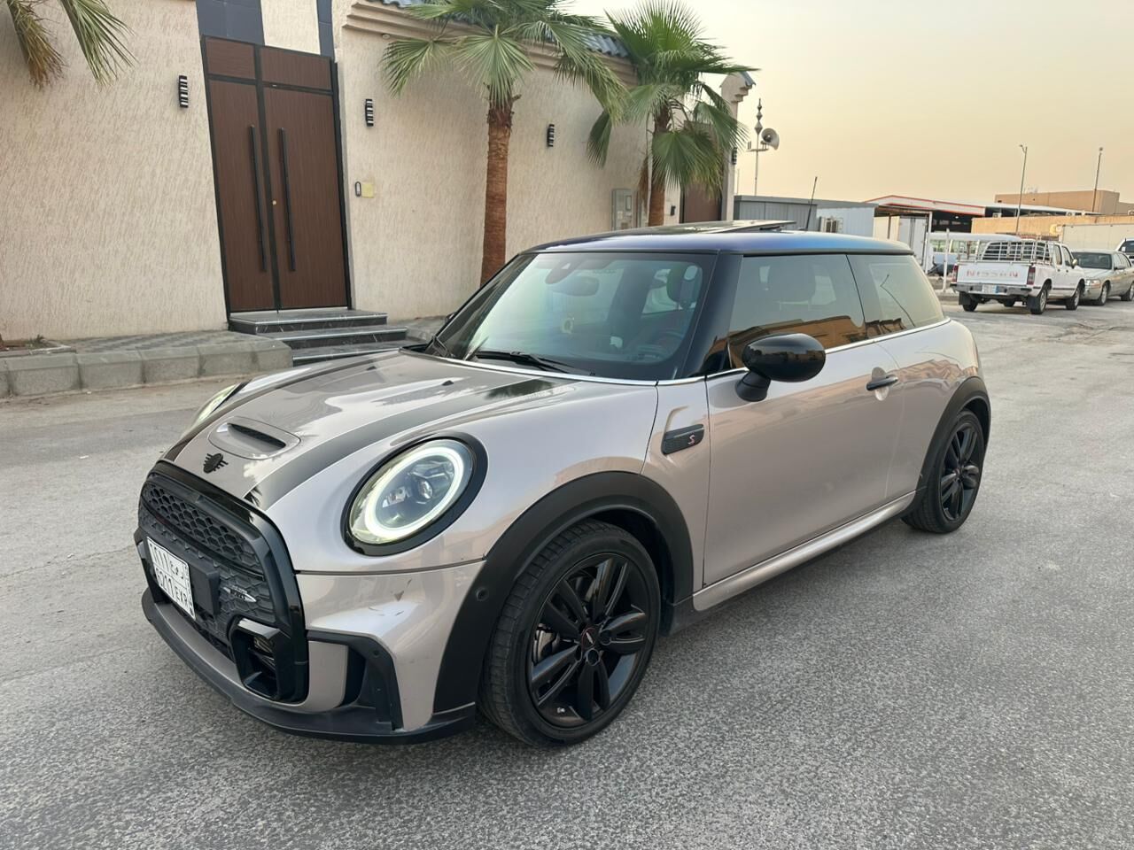 Riyadh, Vehicles, Cars & Trucks , SAR 130000,  Mini Cooper Coupe,  2023,  Automatic,  42000 KM,   Mini Cooper Full Options With Sunroof N Very Reasonable Price 2nd Owner