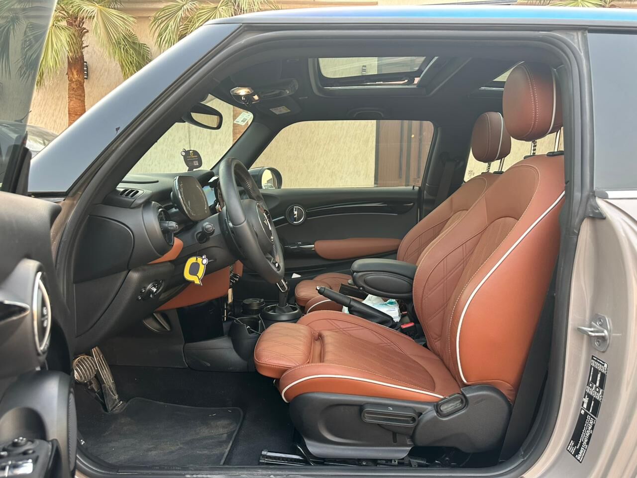 Riyadh, Vehicles, Cars & Trucks , SAR 130000,  Mini Cooper Coupe,  2023,  Automatic,  42000 KM,   Mini Cooper Full Options With Sunroof N Very Reasonable Price 2nd Owner