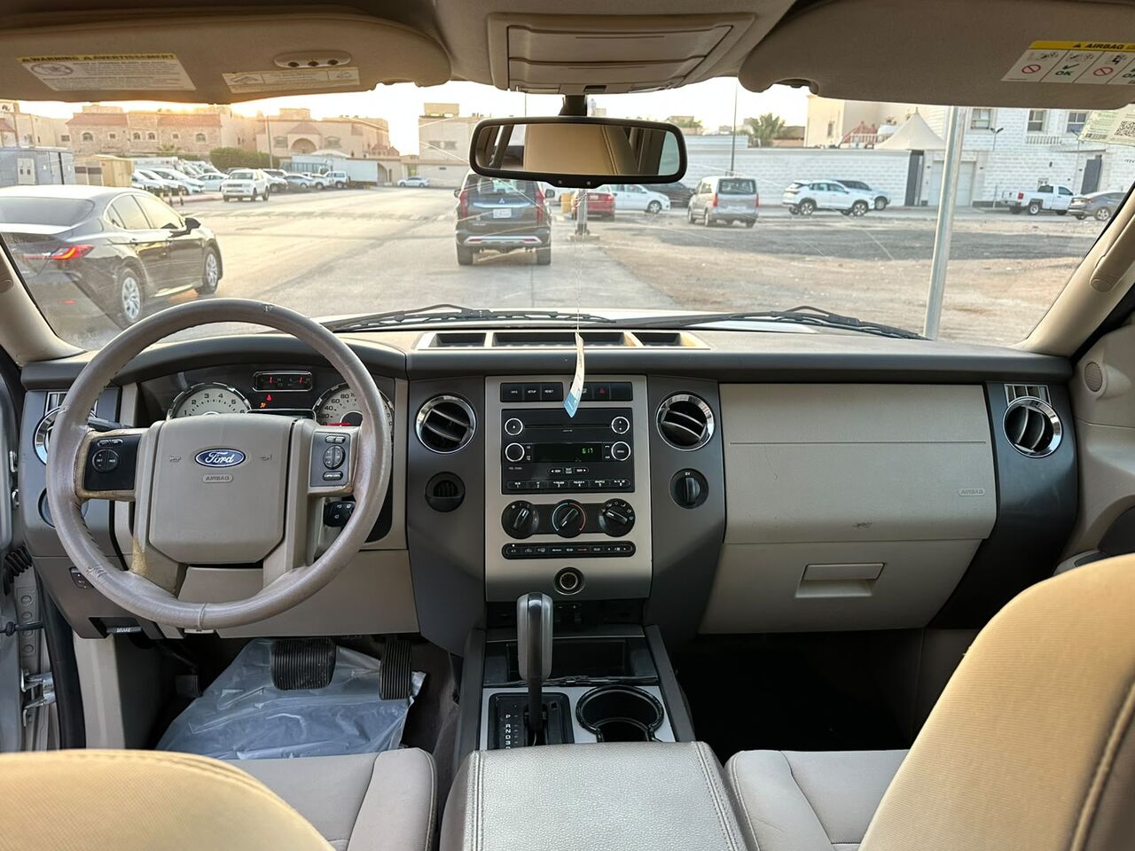 Riyadh, Vehicles, Cars & Trucks , SAR 38000,  Ford Expedition,  2014,  Automatic,  224000 KM,    2x4 For Sales With Very Good Price (2nd Owner) Family SUV Car