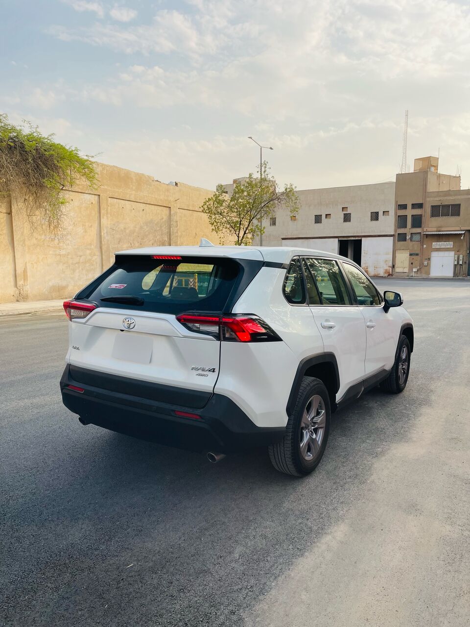 Al Malaz, Vehicles, Cars & Trucks , SAR 91000,  Toyota RAV4,  2024,  Automatic,  59000 KM,    Model , Single Owner.