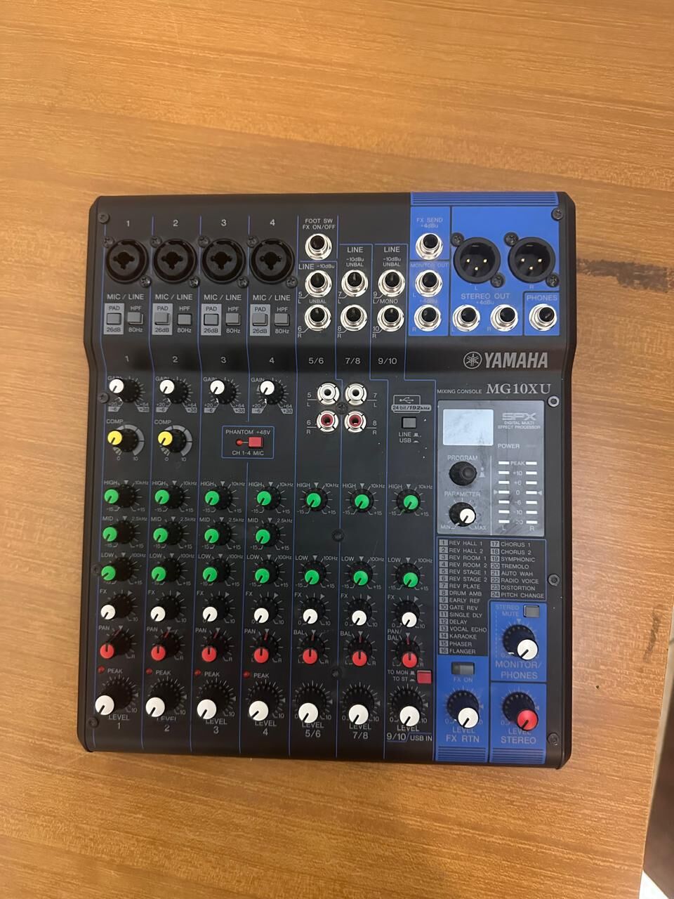 Riyadh, Musical Instruments, SAR 850,  YAMAHA MG10XU MIXER FOR SALE