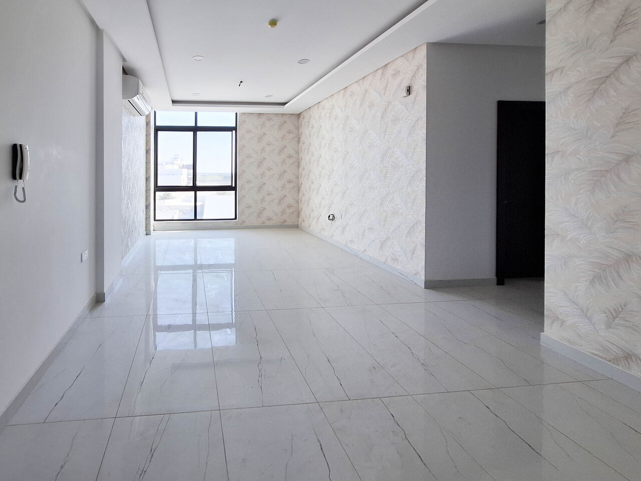 Manama, Apartments, Flats, Houses & Villas, BHD 280/month,  Residential Apartment For Rent In Buquwah (Saraya 2), Featuring: