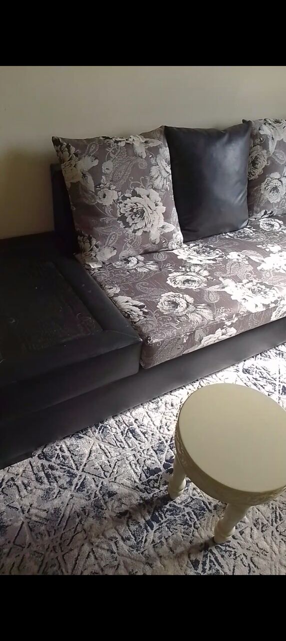Jeddah, Free Items, SAR 200,  200 Ryial Long Seat Sofa
