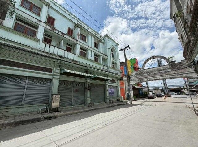 Bangkok, Real Estate For Sale, THB 16300000,  3 BR,  78 Sq. Feet,  Urgent Sale, Commercial Building, 4 Adjacent Units, Large Building, 78 Sq M, With