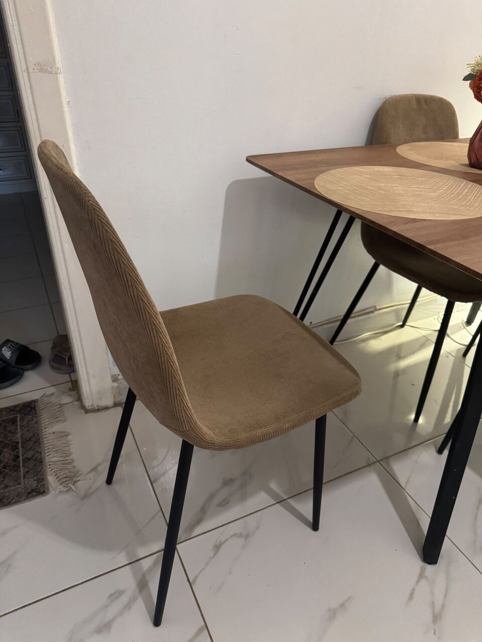 Riyadh, Furniture, SAR 500,  SR 500 DINING TABLE (Mint Condition)