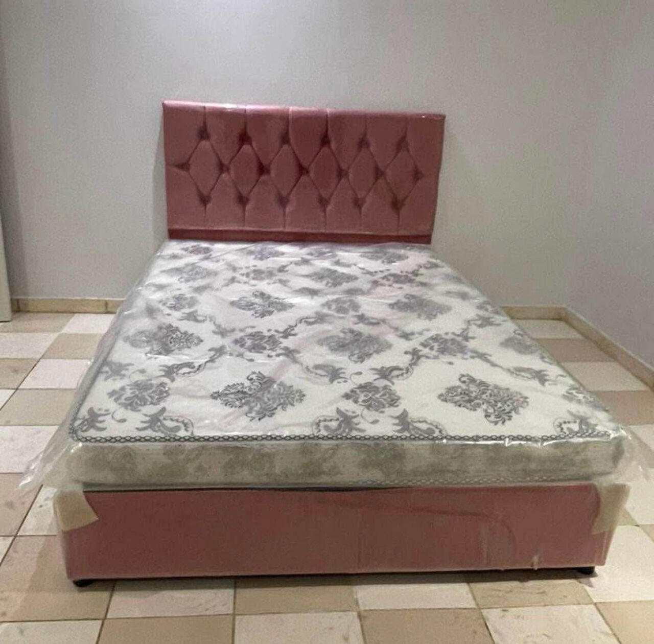 Jeddah, Furniture, SAR 5,  All Types Of Single Bed Medium Bed Double Bed Bedroom Set Available