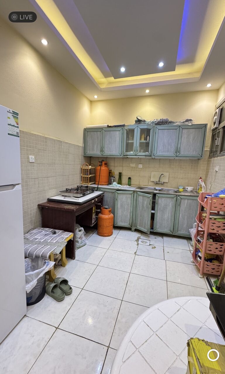 Hara, Apartments, Flats, Houses & Villas, SAR 1400/month,  Furnished,  Furnished Room Available In Flat For Professional Bachelor