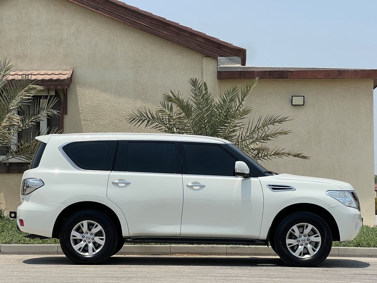 Riffa, Vehicles, Cars & Trucks , BHD 7900,  NISSAN PATROL SE,  2012,  Automatic,  12000 KM,   MODEL  FOR SALE