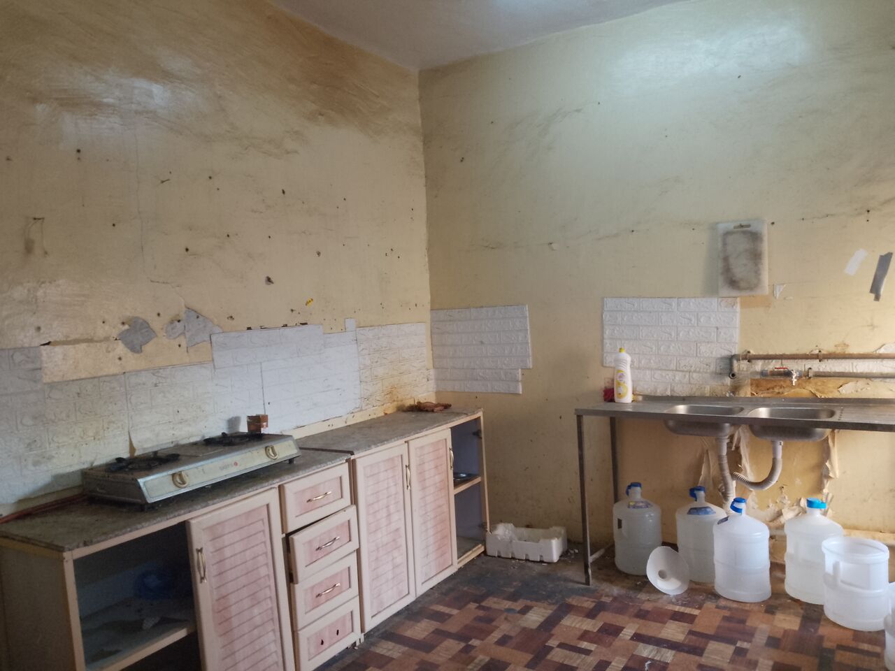 Abqaiq, Apartments, Flats, Houses & Villas, Furnished Bachelor Big Room Available Ealectricity And Water Bill Include 850