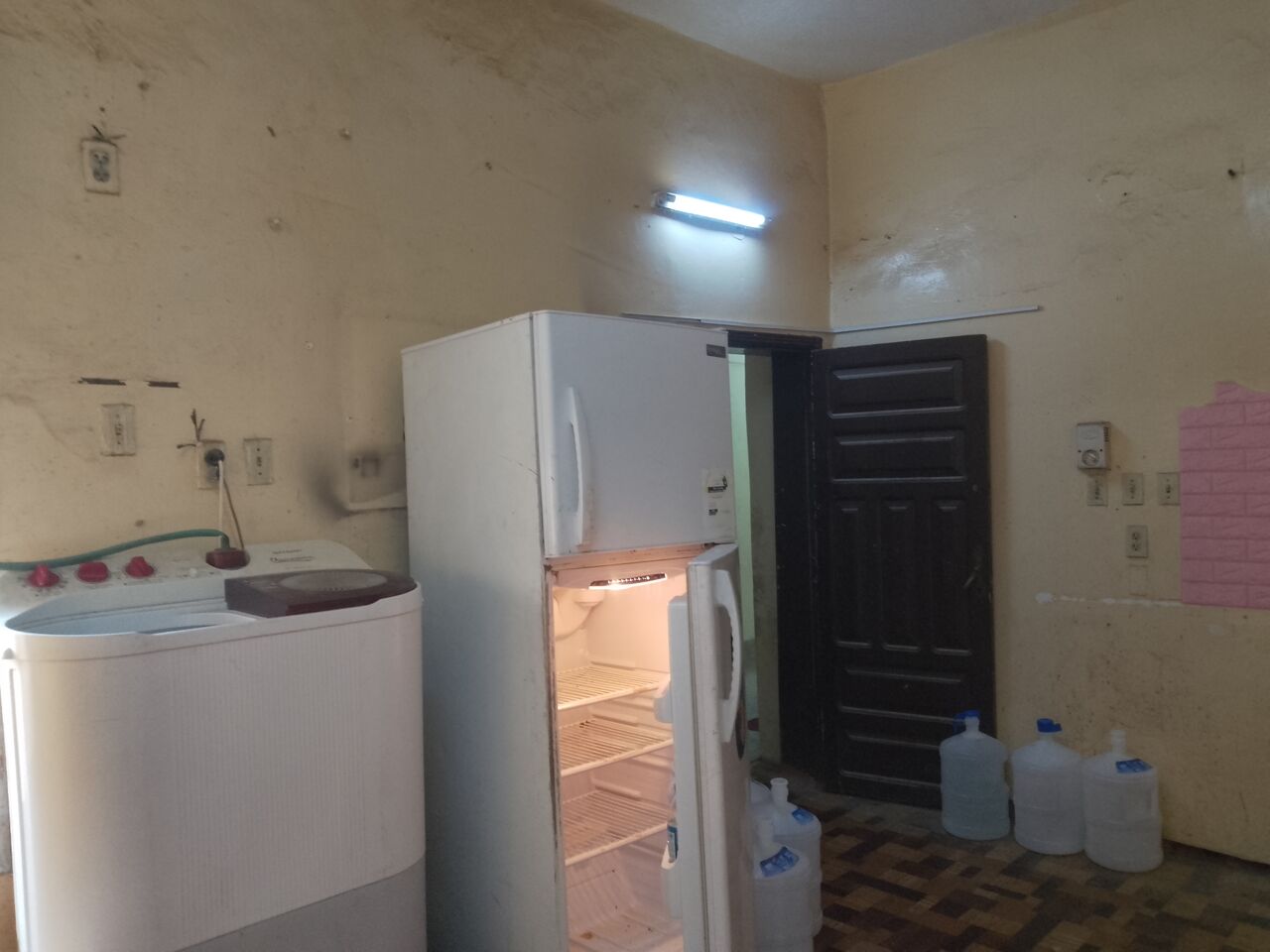 Abqaiq, Apartments, Flats, Houses & Villas, Furnished Bachelor Big Room Available Ealectricity And Water Bill Include 850