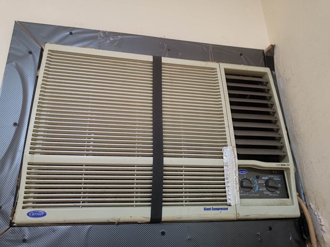 Al Thuqbah, Air Conditioners, SAR 500,  Carrier Giant Compressor Window Ac For SAR500!!!