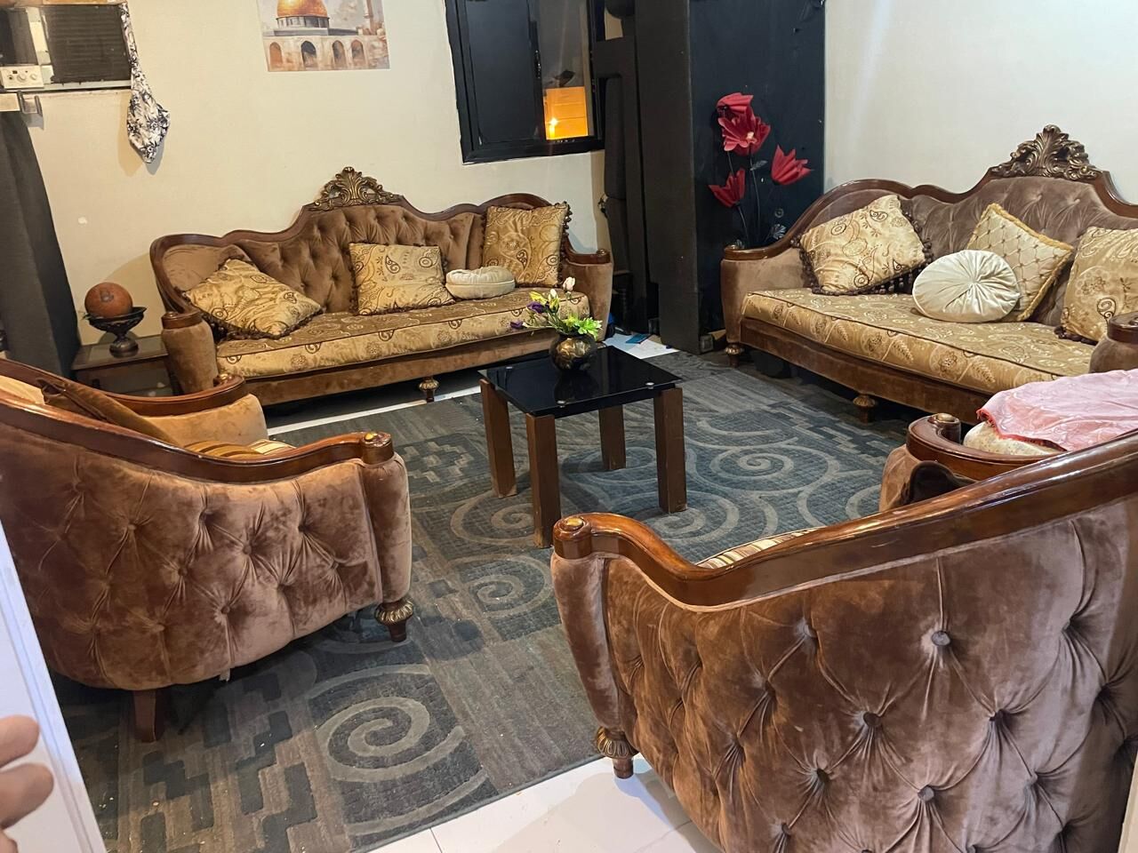 Jeddah, Furniture, SAR 230,  8 Seater Sofa Traditional Wood Edge With Center Table