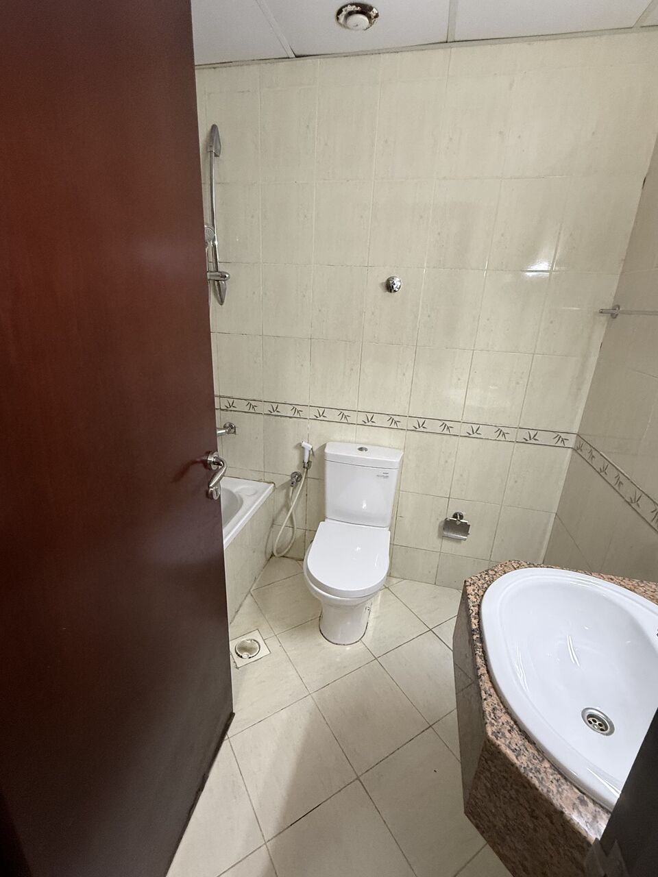 Ajman, Apartments, Flats, Houses & Villas, AED 3700/month,  1 BR,  Fully Furnished 1-Bedroom Apartment For Weekly & Monthly Rent | City Towers, Al Nuaimiya,