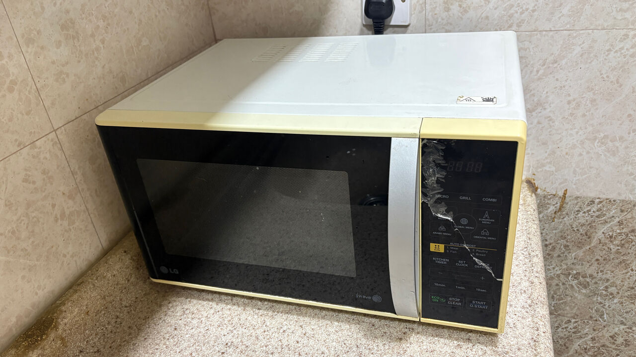 Manama, Household Items, BHD 240,  Household Items For Sale/Refrigerator/Microwave/Double Bunk Bed/4 Drawer Bureau/Sofa Set/K
