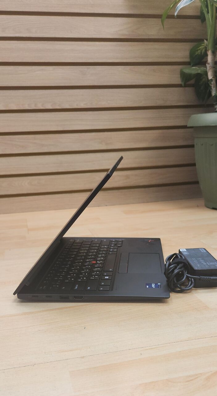 Riyadh, Computers, SAR 3199,  Lenovo X1 Carbon 2.2 GHz 12-core I7 12th Gen RAM:32GB SSD:512GB