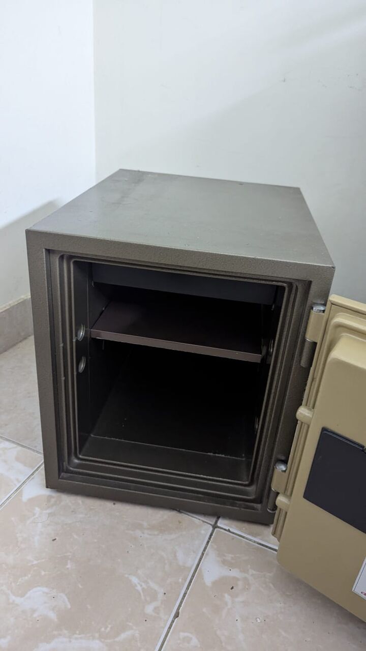 Tubli, Industrial Machinery, BHD 50,  Safe Locker & Cash Box For Urgent Sale