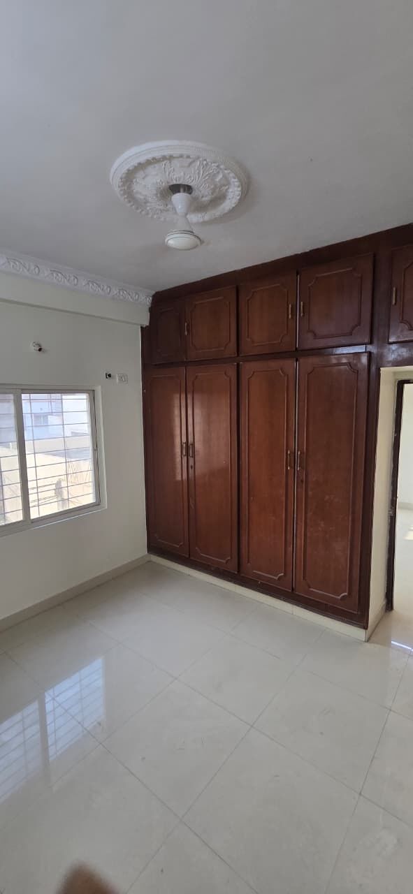 Hyderabad, Apartments, Flats, Houses & Villas, INR 55/month,  3 BR,  3 BHK Flat For Sale In Tolichowki (Paramount Colony