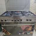 SAR 450,  5 BURNER OVEN PERFECT CONDITION