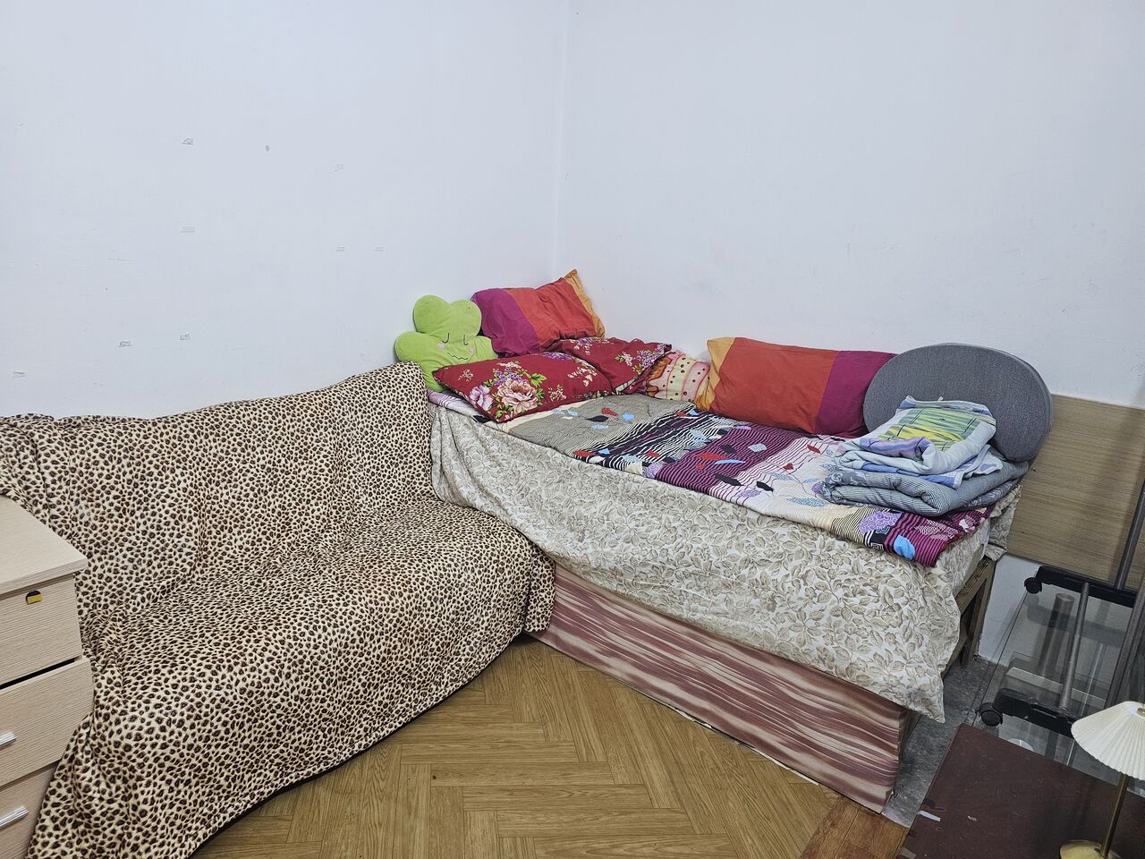 Gudaibiya, Rooms for Rent, BHD 100/month,  One Fully Furnished Bedroom Is Available In A Two Bedroom Flat In Gudaibiya Behind CityMax