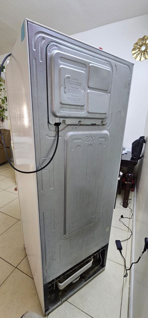 Al Sulaymaniyyah, Appliances, SAR 750,  Samsung 237L Refrigerator &ndash; Excellent Condition