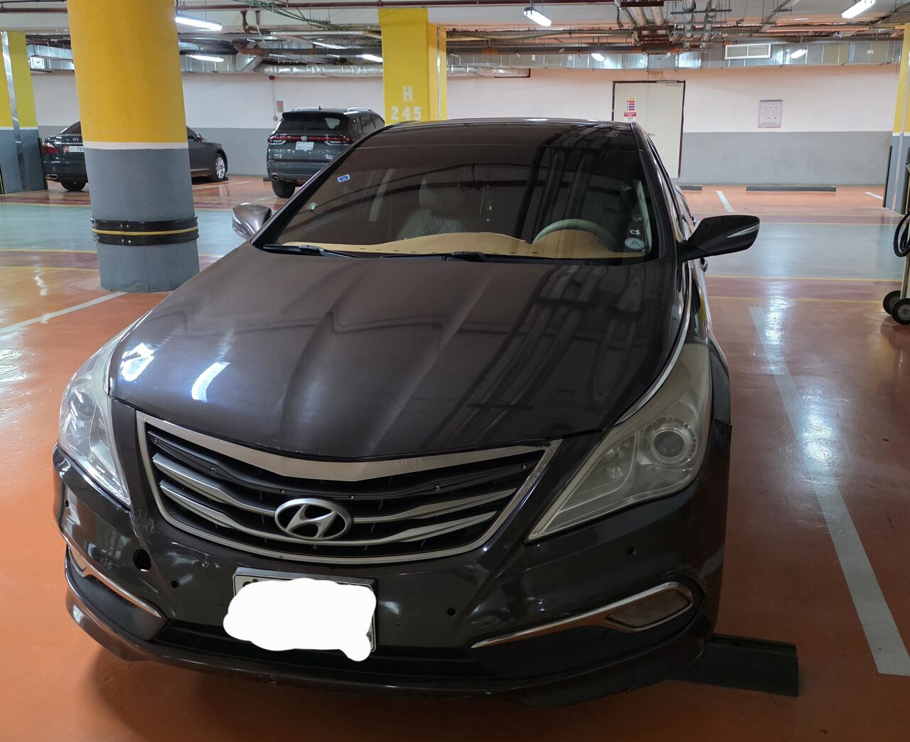 Riyadh, Vehicles, Cars & Trucks , SAR 23000,  Hyundai Azera,  2015,  Automatic,  219000 KM,    V6 Full Option &ndash; Luxury Sedan | Excellent Condition | Well Maintained |