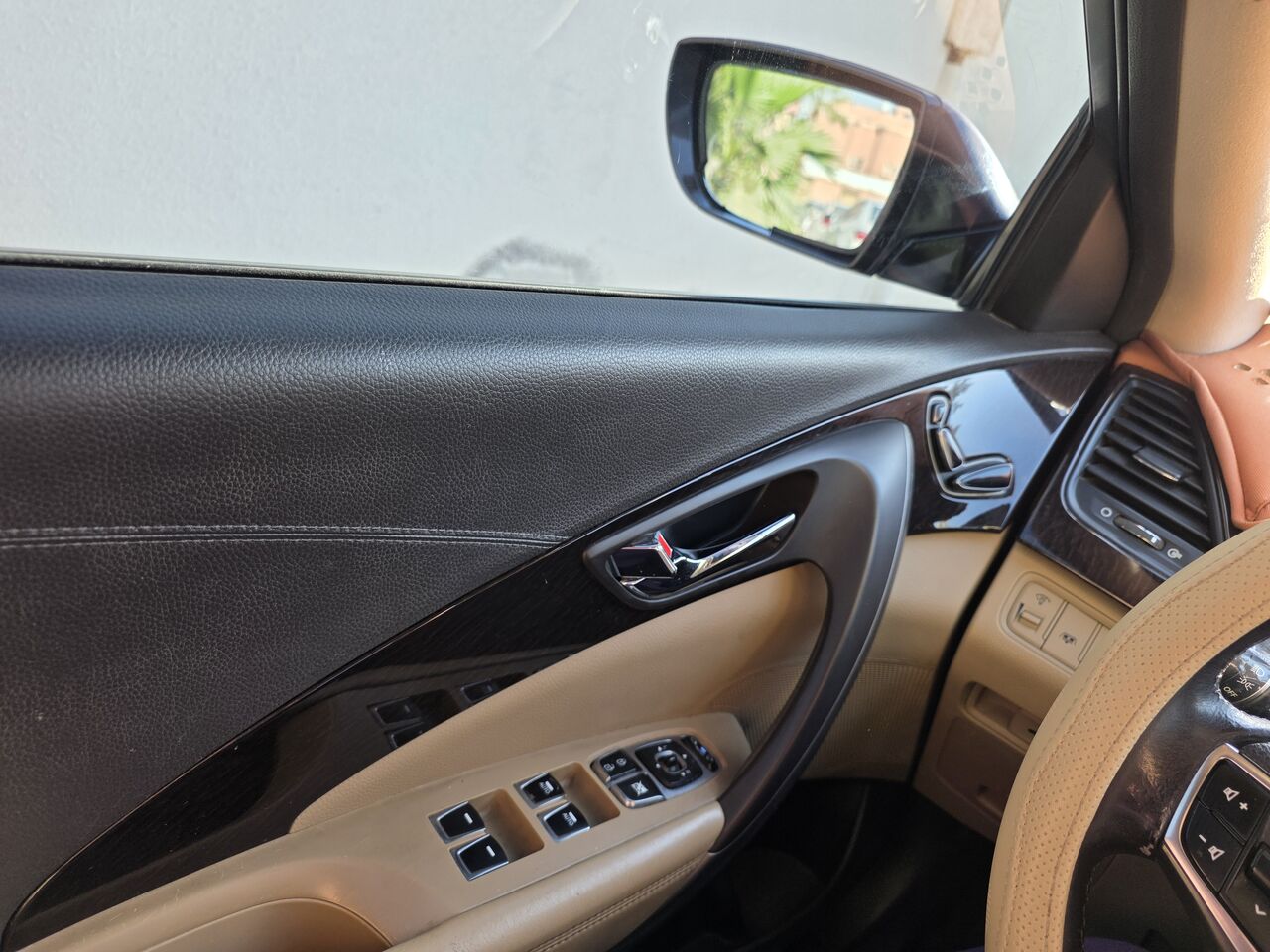 Riyadh, Vehicles, Cars & Trucks , SAR 23000,  Hyundai Azera,  2015,  Automatic,  219000 KM,    V6 Full Option &ndash; Luxury Sedan | Excellent Condition | Well Maintained |
