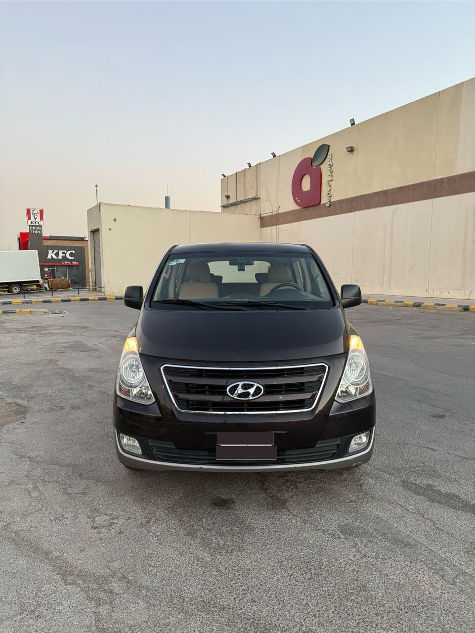 Riyadh, Vehicles, Cars & Trucks , SAR 50000,  Hyundai H1,  2018,  Automatic,  206000 KM,    For Sale